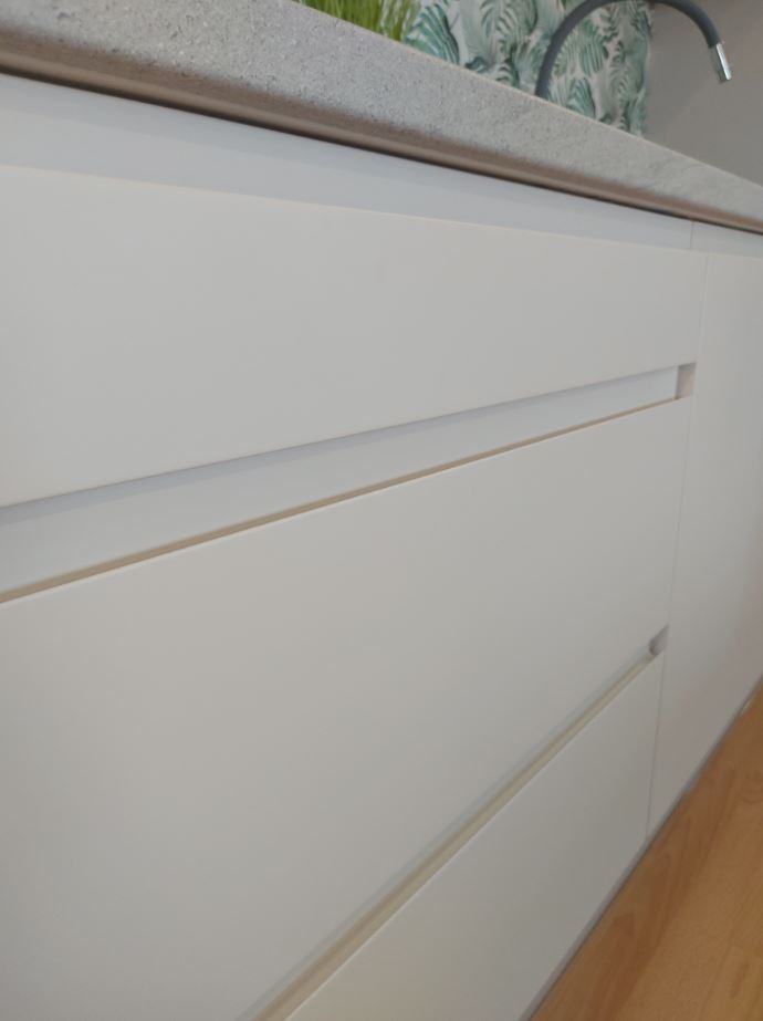 Firenze konyhabútor - 335x219 cm, Evo gloss matt Mint zöld / festett kasmír szín, világos beton munkalap