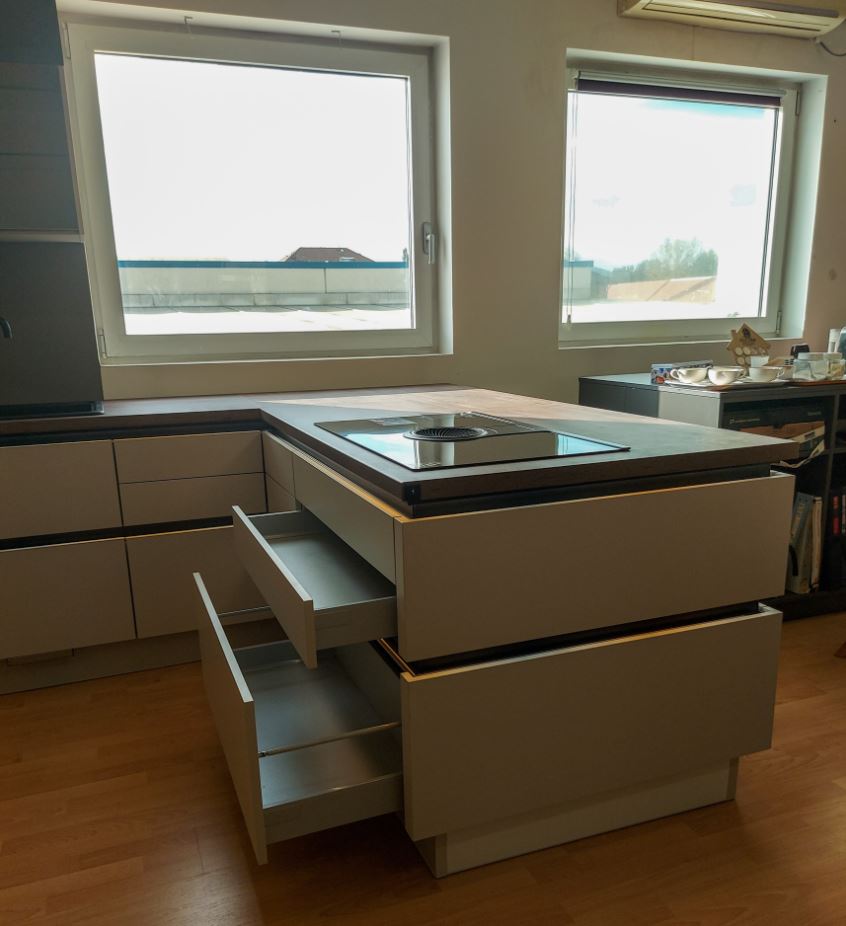 Burg konyhaösszeállítás gépekkel - Ella 433 Sandbeige Seidenmatt