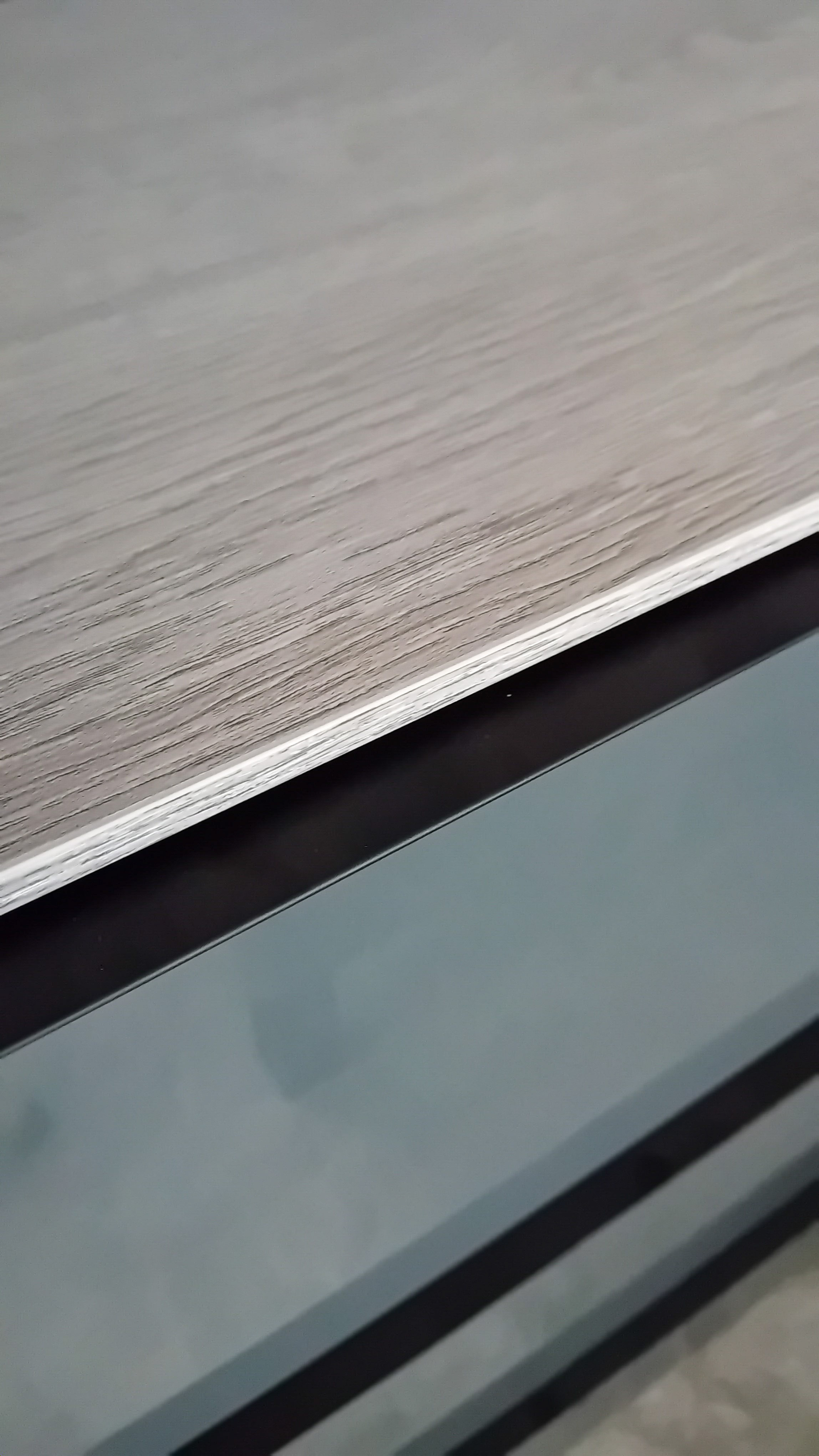 Sonate Prato 3 fiókos komód, szürketölgy-vulkán üveg-fekete fogó-fekete szánkóláb, 80x91x40 cm"k"