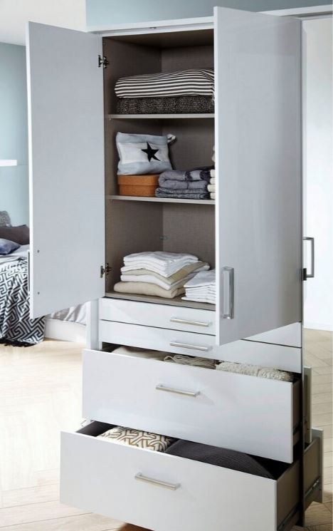 Henriette nyílóajtós szekrény, magasfényű fehér/tükör, 136x197x54cm