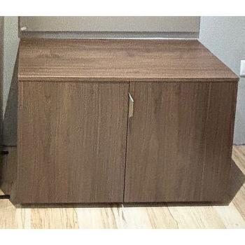 Modulo M9A szekrény, 2 ajtós fix polcozású, fogantyú alu, dió, 90x54x40cm