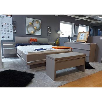 Nolte Concept Me 500 ágy szett 180x200 cm, éjjelivel, ágyneműtartóval , Terra matt / Fango üveg / Fango textilbőr